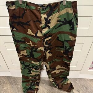 Swank a posh oversized camouflage pants adjustable waist.